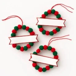 Mini Pom Pom Wreath Gift Toppers